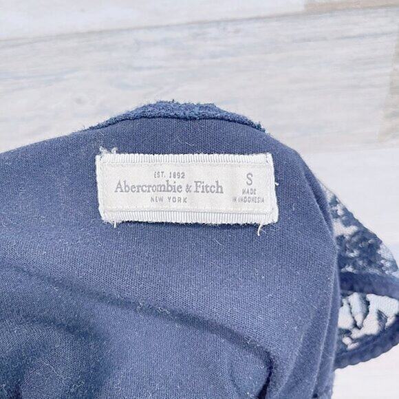 ABERCROMBIE & FITCH Lace Peplum Sleeveless Blouse Navy Blue Cotton Womens Small - Picture 4 of 5